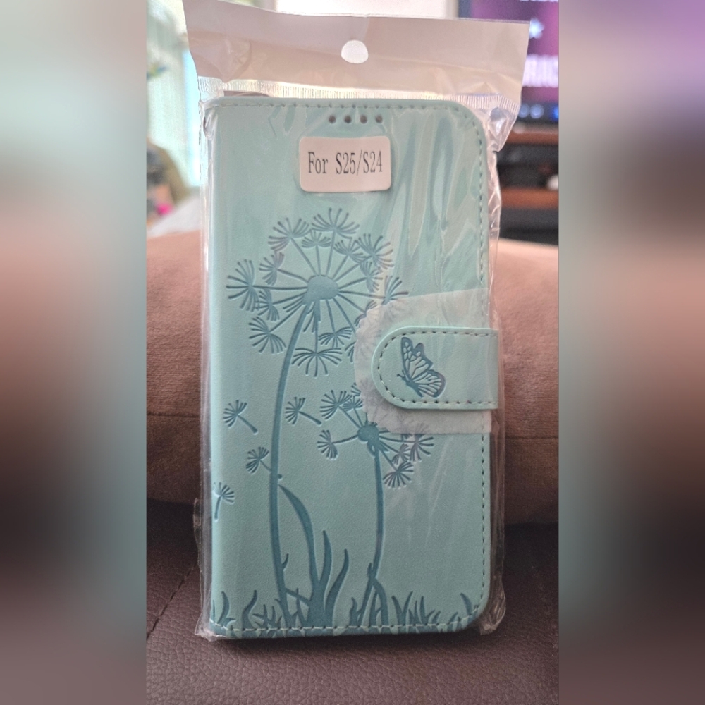 Phone Cover - Wallet Style for Samsung S24 or S25. New Still Sealed.